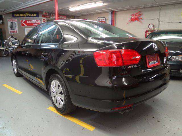 Volkswagen Jetta 2011 photo 31